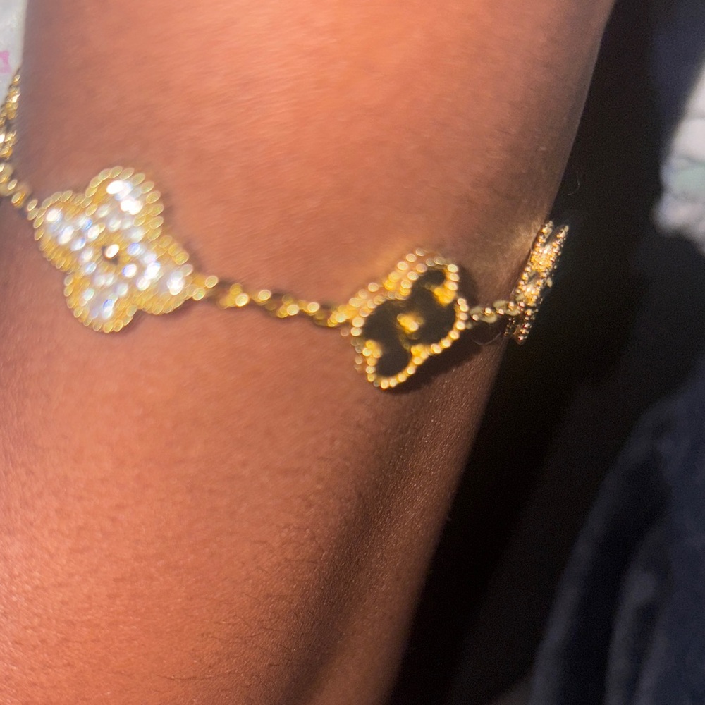 Elegant Gold Butterfly Bracelet
Van Cleef bracelet